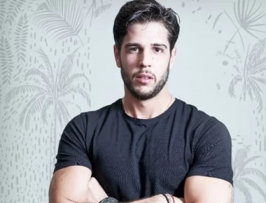 Βασίλης Σίμος: Ποιος πασίγνωστος Έλληνας είναι κολλητός του νέου παίκτη του Survivor! (φώτο)